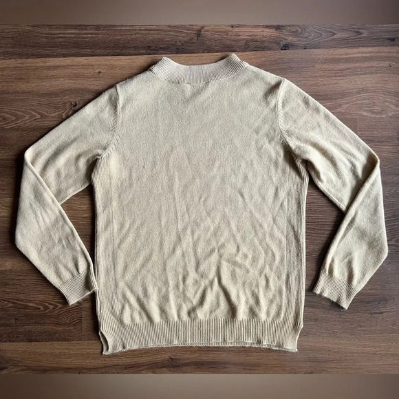🔥4/$20 Beige sweater - Picture 6 of 9